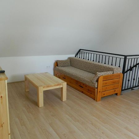 Familia-Pelso Apartmanhaz Zamárdi Екстериор снимка
