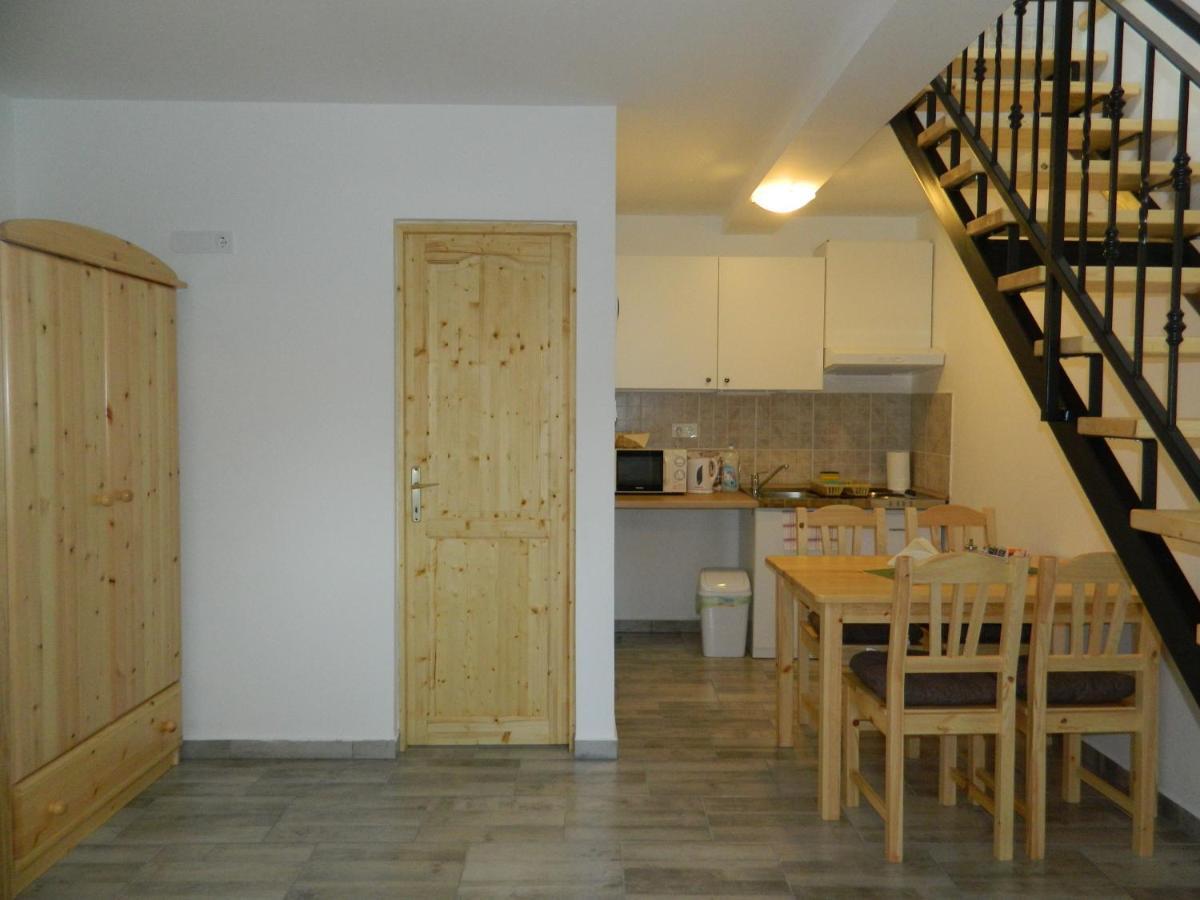 Familia-Pelso Apartmanhaz Zamárdi Екстериор снимка